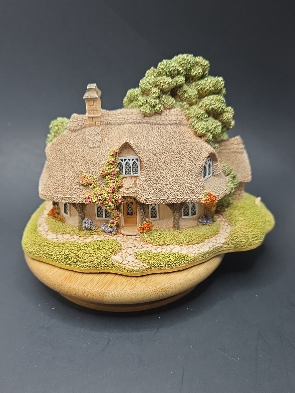 Lilliput Lane Rustic Root House